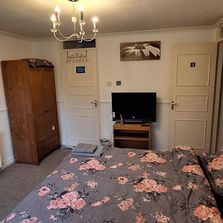 Spacious And Serene Stay Near Milton Keynes Centre Willen Camera foto