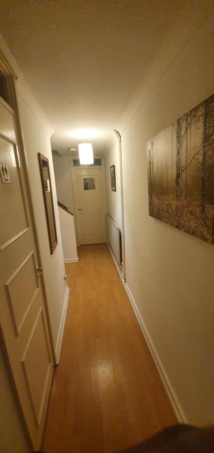 Spacious And Serene Stay Near Milton Keynes Centre Willen Esterno foto