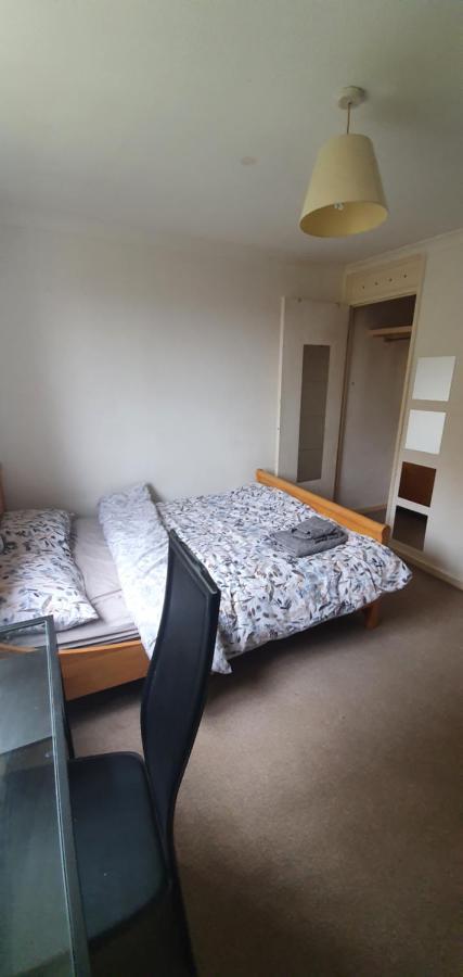 Spacious And Serene Stay Near Milton Keynes Centre Willen Esterno foto