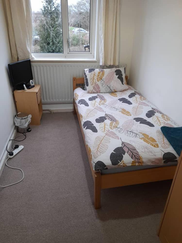 Spacious And Serene Stay Near Milton Keynes Centre Willen Camera foto