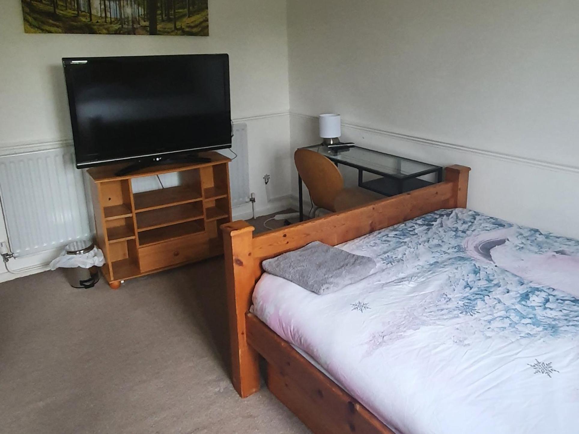 Spacious And Serene Stay Near Milton Keynes Centre Willen Camera foto